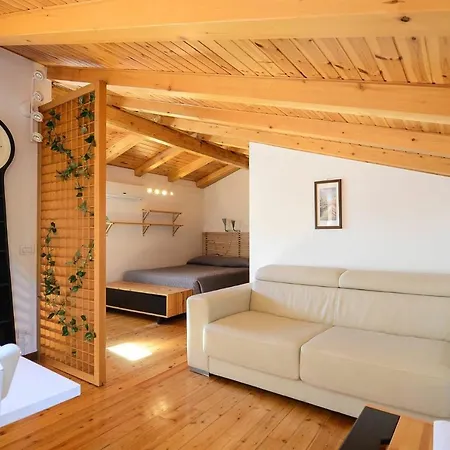Sleeps 4 Air Con Wifi דירה בלאג'יו